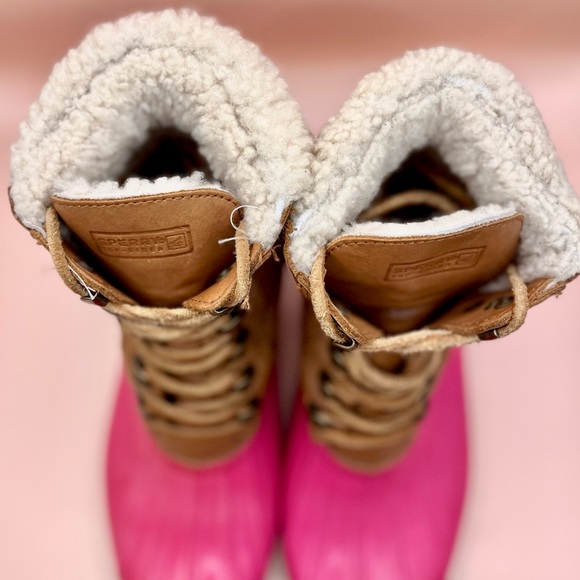 HOT PINK SPERRY DUCK BOOTS-WOMENS 8 - Picture 2 of 4
